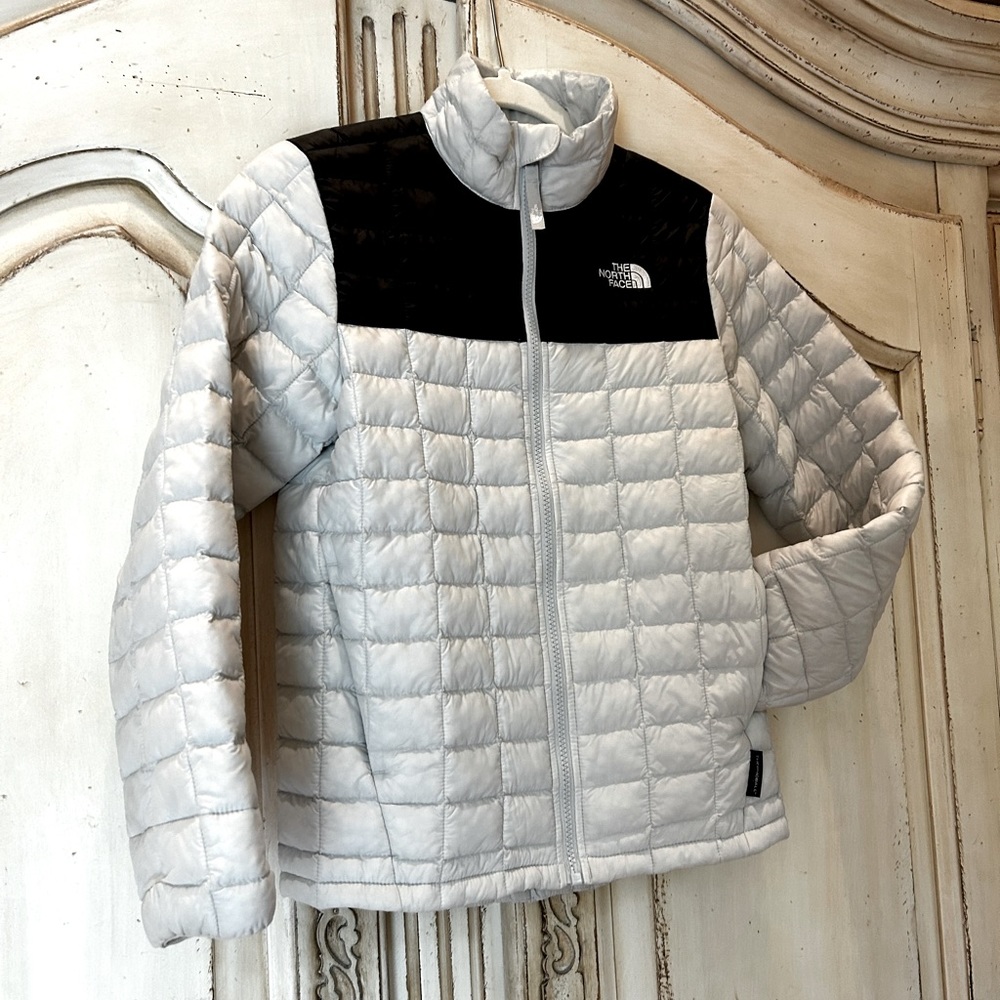 The North Face girls or boys sz M jacket.Perfect condition, worn a couple times. - Picture 13 of 13